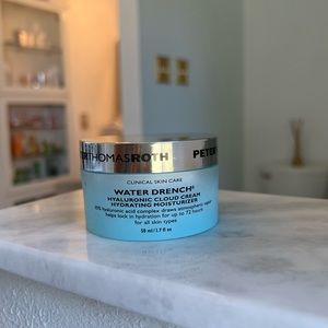 Peter Thomas Roth
Water Drench Hyaluronic Acid Moisturizer